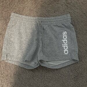 adidas - lounge shorts